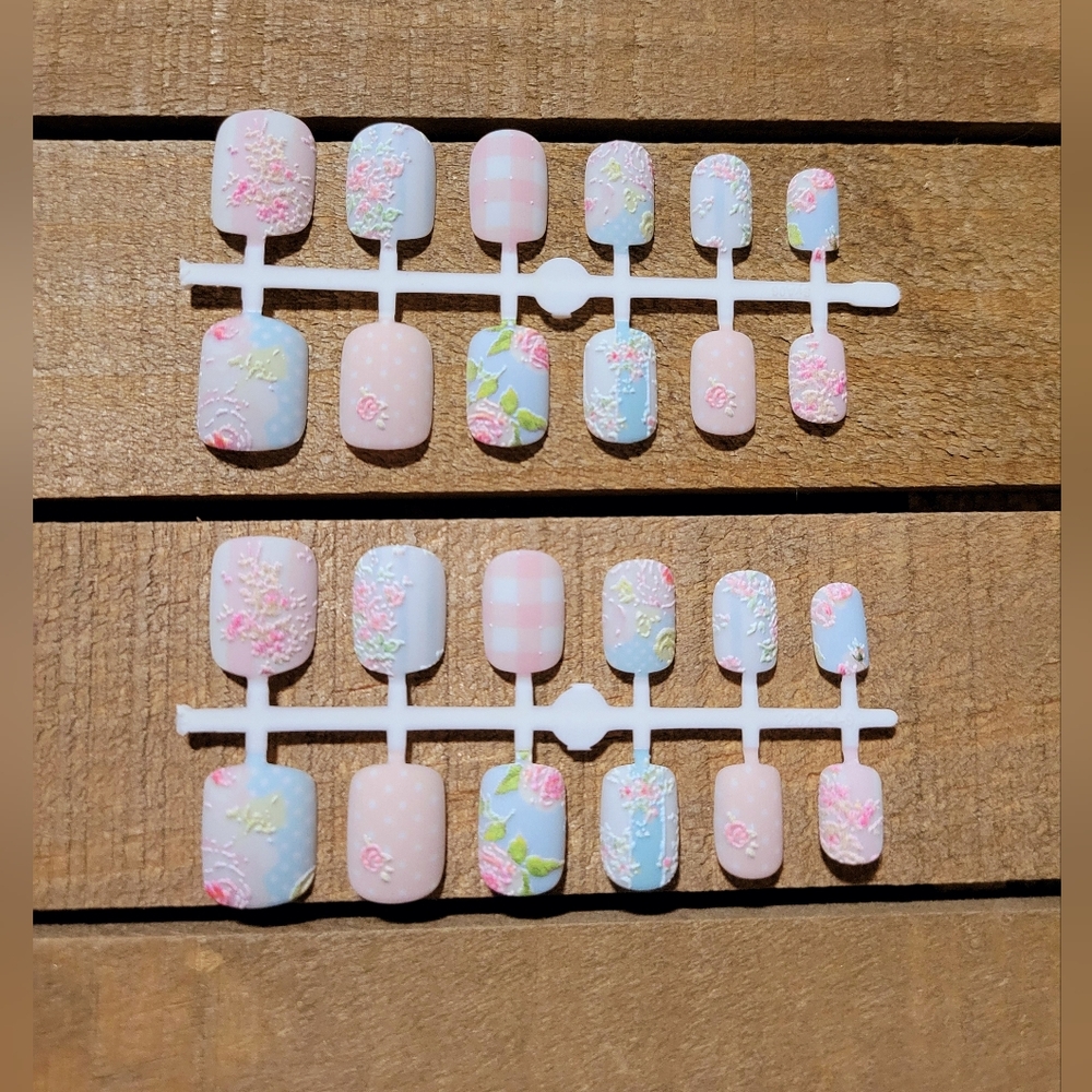 Boutique Press On Nails
